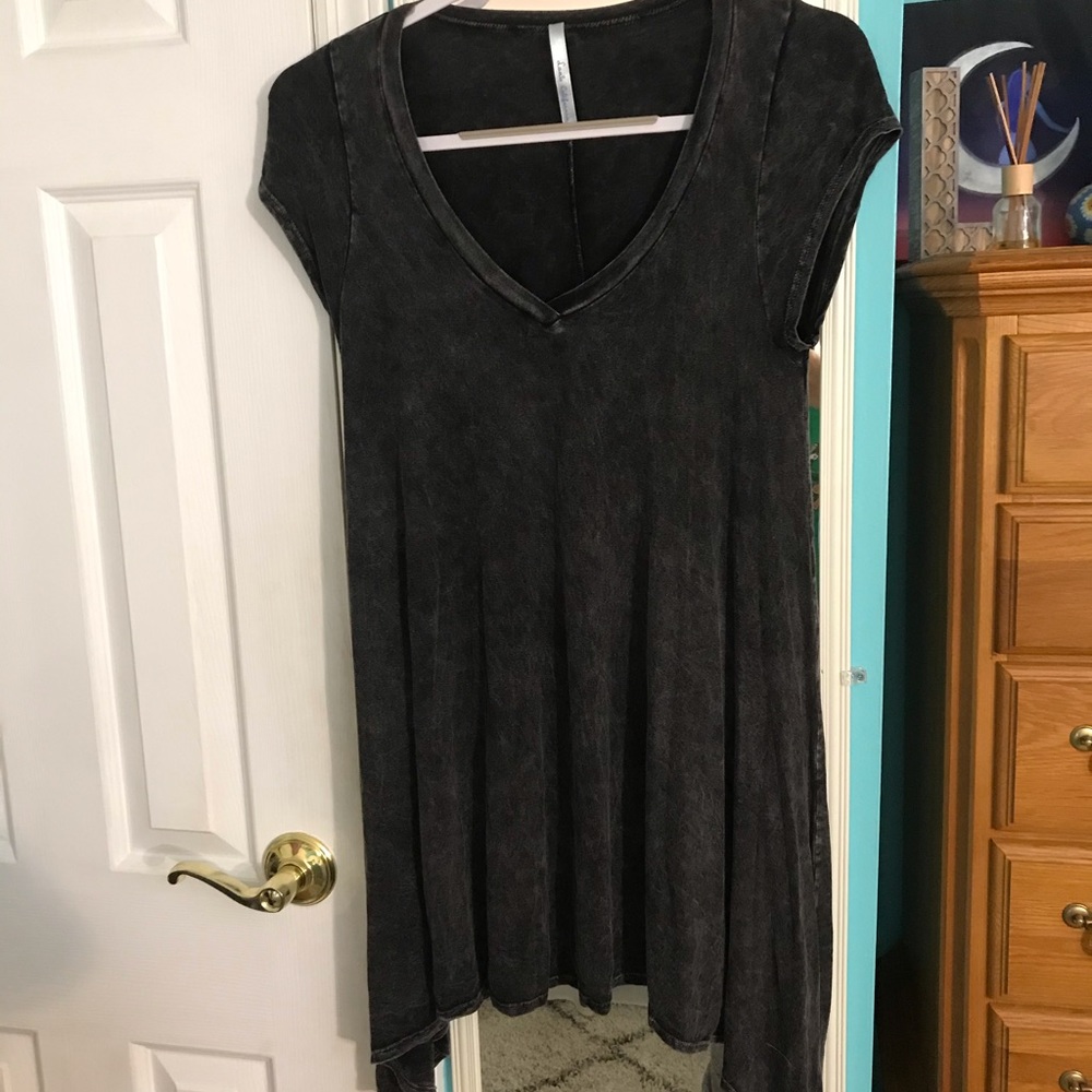 Flowy Dress - Picture 2 of 6